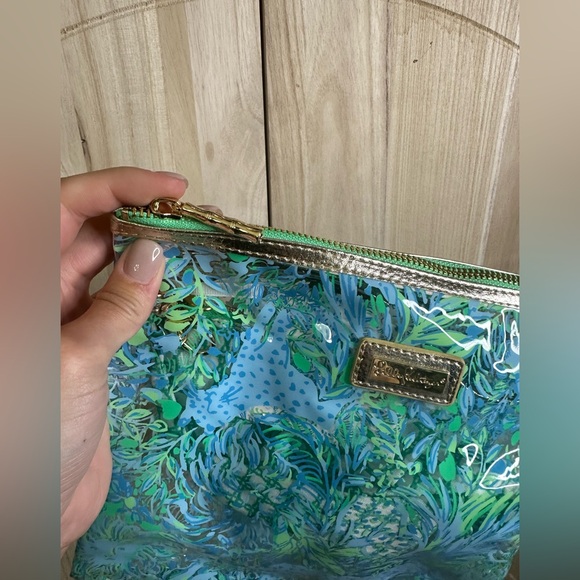 Lilly Pulitzer Beach Day Pouch NWT - Picture 2 of 9